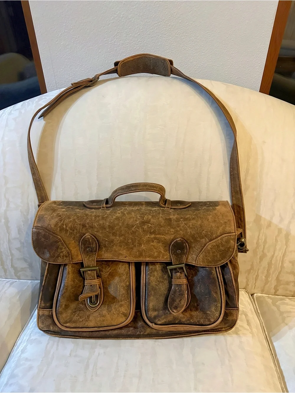 Unisex Brown Leather Messenger Bag - Vintage Style